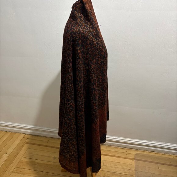 Pine Cone Hill reversible wool paisley jacquard oversize wrap in black & rust - Picture 3 of 11